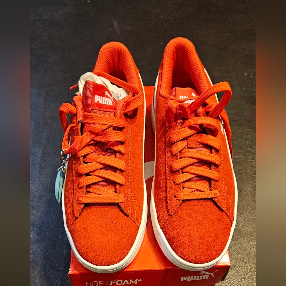 Puma smash v2 SD Jr. Red and white size 5.5. New in the box